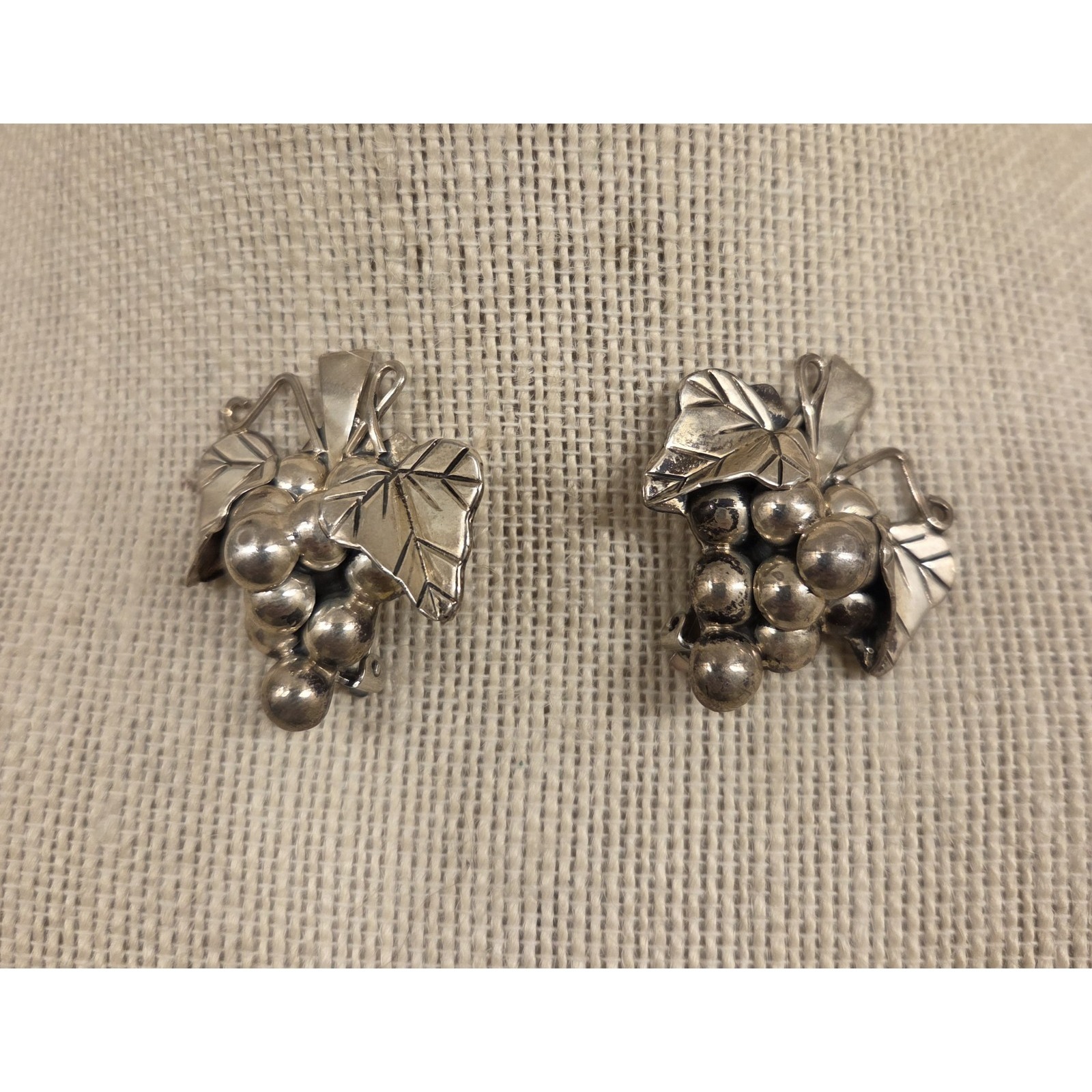 Vintage Heavy Sterling Silver Taxco Grapevine Clip-On Earrings Signed 22 Grams 50$